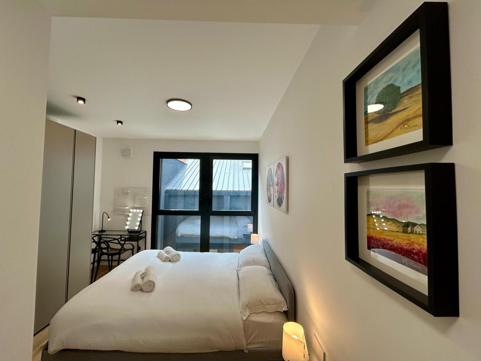 Kibilu Luxury Apt With Terrace, Isola District And Near Garibaldi Station Milan Bagian luar foto