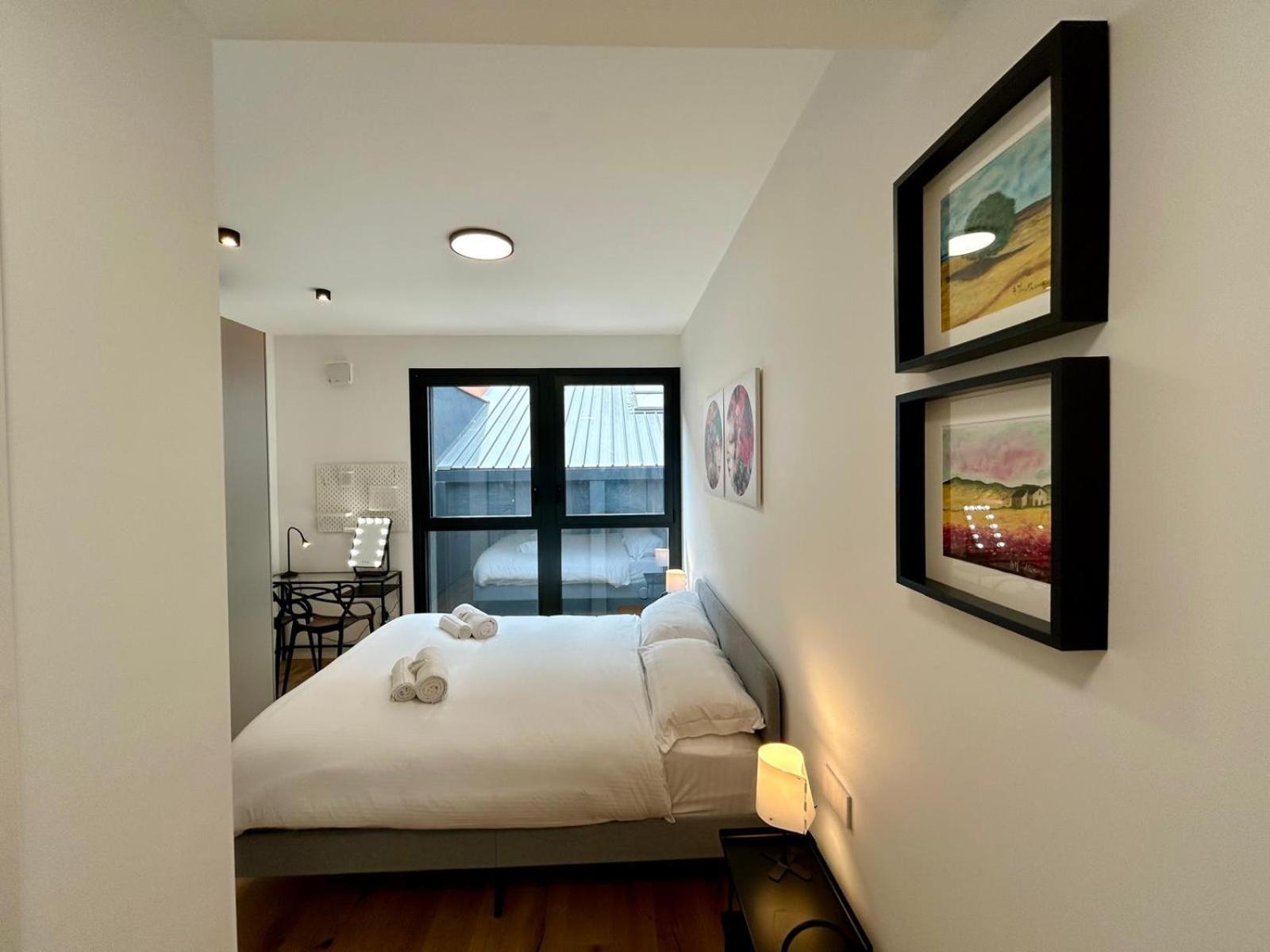 Kibilu Luxury Apt With Terrace, Isola District And Near Garibaldi Station Milan Bagian luar foto